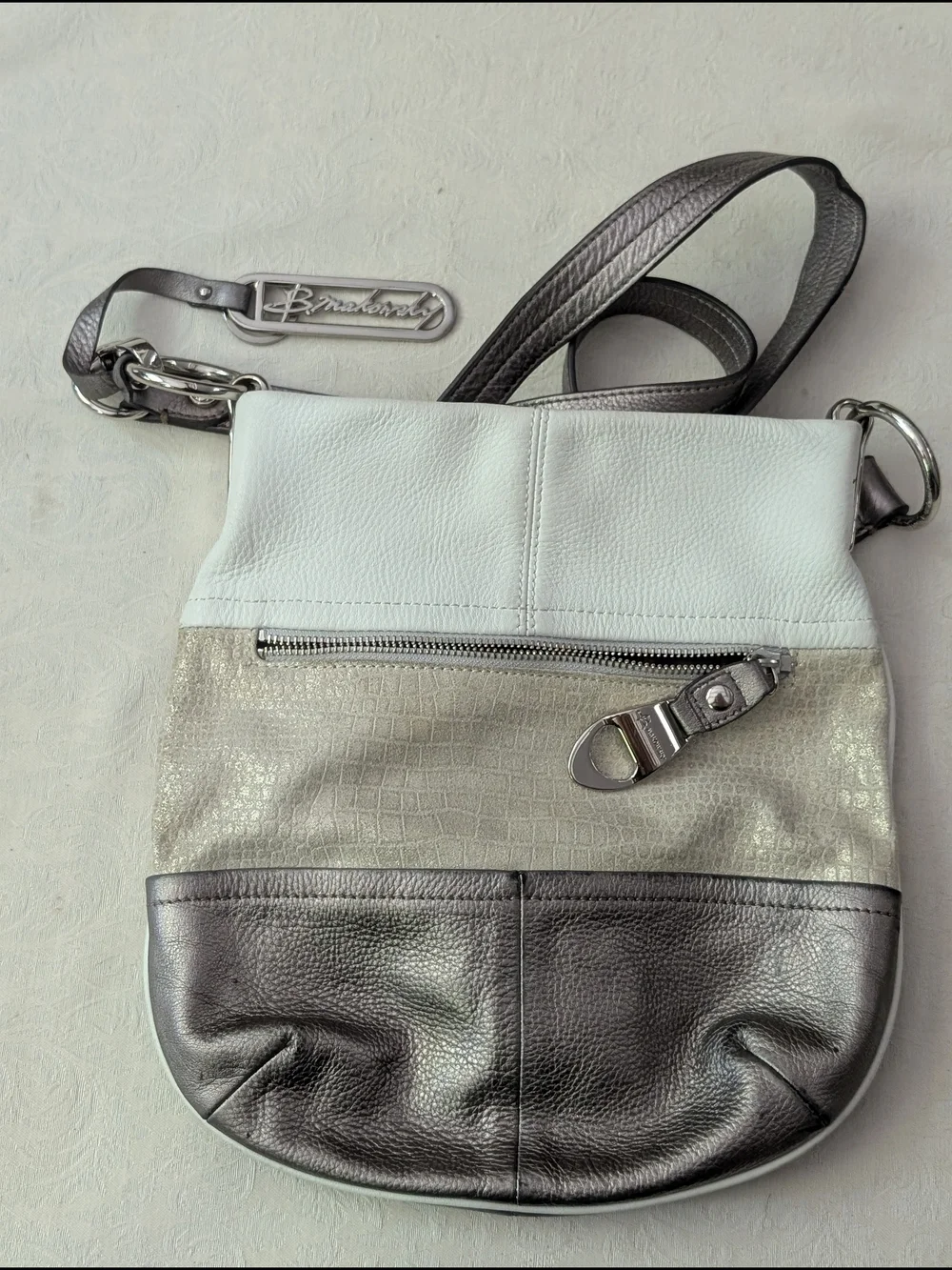 B. Makowsky Colorblock Shoulder Bag White Silver Gray Zip Leopard Lining